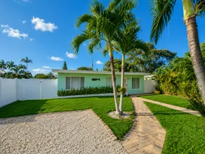 House by the beach in a secluded area - Image 5