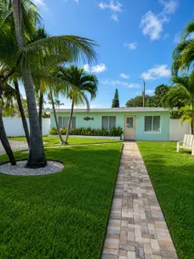 House by the beach in a secluded area - Image 4