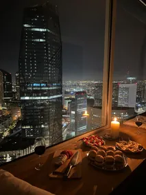 ”Skyline45” Luxury Suite and View on the 45th Floor - Image 2