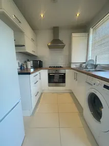Watford Garden Flat · Free Driveway Parking + Pet - Image 5