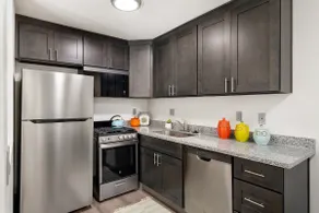 Conveniently Located Apartment. Short walk to UCD! - Image 4