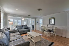 NY! Opskalere Galveston Cottage w / Wraparound Deck! - Image 2