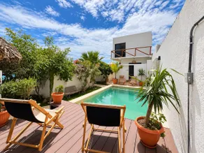 Beachfront Bungalow ”The Flowers” - Image 2