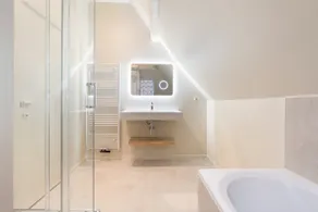 Romantic loft in historic center with parking - Image 4