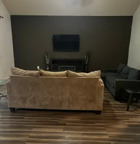 3 Bedroom 2 Bath Home, Clean Quiet Neighborhood - Image 2