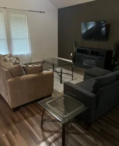 3 Bedroom 2 Bath Home, Clean Quiet Neighborhood - Image 3