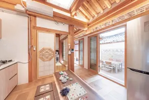 NEW Beautiful Korean HANOK by the Palace 5BR+4BTH - Image 5