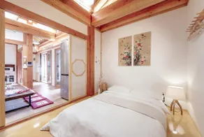NEW Beautiful Korean HANOK by the Palace 5BR+4BTH - Image 3