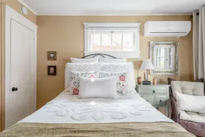 Casita Gundry- Boutique Hideaway, Quaint Historic Charm - Image 5