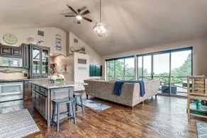 1/2 Mi to Lake Texoma! Spacious Group Escape - Image 5