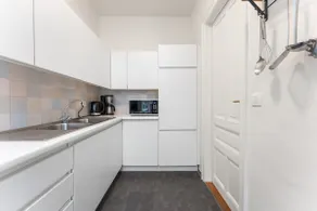 Flat with parking in historic center - Image 3