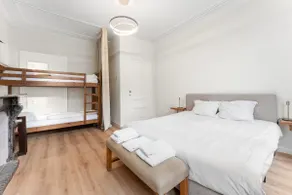 Flat with parking in historic center - Image 4