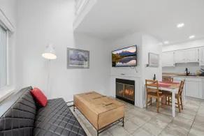 Sunny 1BD with loft close to CU and Pearl Street - Image 3