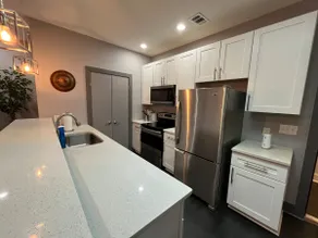3.4 mins from Airport, Marta, & restaurants - Image 3