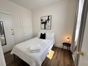 Urban chic modern apartment - Image 5