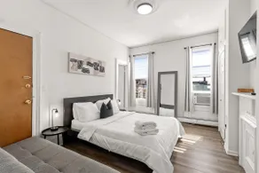 Urban chic modern apartment - Image 2