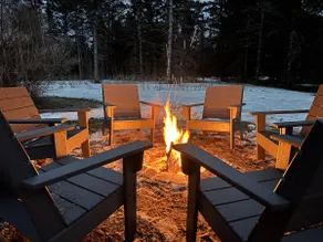 Outdoor Oasis w/hot tub and fire pit - Image 3