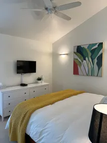 3 Blocks 2 Beach at Oceanfront Lakefront Getaway - Image 3