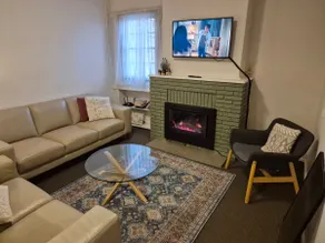 Enjoy Bathurst with Friends and Family, 4 Bedroom. - Image 2
