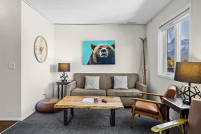 Air Conditioned Mount Rundle View Townhouse - Downtown Canmore - Image 2