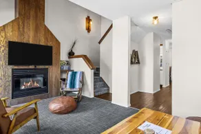 Air Conditioned Mount Rundle View Townhouse - Downtown Canmore - Image 5