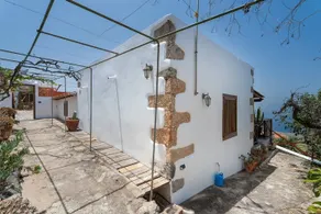 A nice house with a spectacular ocean view - Image 5