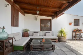 A nice house with a spectacular ocean view - Image 3