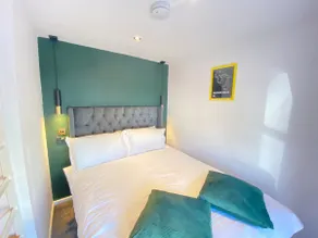 The Cwtch, Log Fire, Sleeps 6, Nr Zip World, Brecon and Bike Park Wales - Image 3