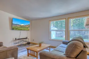 Secluded River House with Hot Tub - Image 4