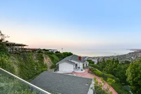 Pool & Coastline Views: Luxe La Jolla Home - Image 3