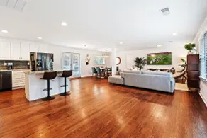 ATL airport pool villa, sleeps 10 - Image 5