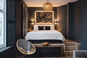 ☘ Black & Gold loft with cityview 5star location - Image 2