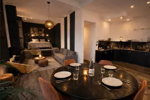 ☘ Black & Gold loft with cityview 5star location - Image 4