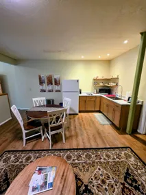 Oak Street - Studio - Image 4