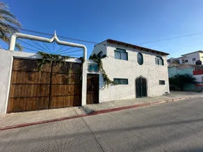 Downtown Tropical Oasis – 5 min walk to the Marina - Image 3
