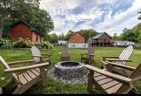 Luxurious Lakefront Log Home with Private Dock - Image 2