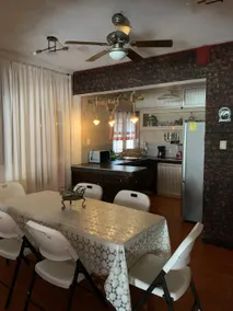 Comfortable and cool downtown house - Image 3