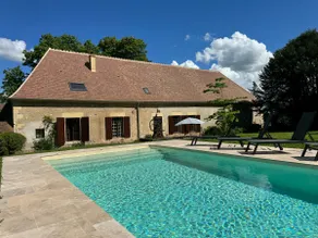 Beautiful 1900 house with enclosed garden and pool - Image 3