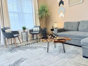 ADORABLE und COSY 2/2 Wohnung östlich von Rt. 1. 3 Meilen von der Innenstadt! - Image 4