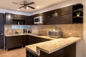 House across from park near BBVA Stadium - LV 1511 - Image 2