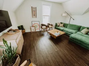 sunny upper unit - close to beach/downtown - Image 2