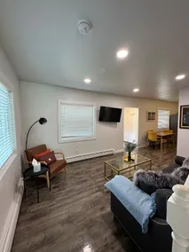 Charming Downtown 3 Bedroom Home - Image 2