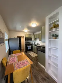Charming Downtown 3 Bedroom Home - Image 4