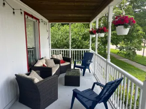 Cozy getaway: Notre Dame Football, Wine Tasting - Image 4