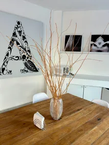 Beautiful minimalist loft-style house for relaxing - Image 2