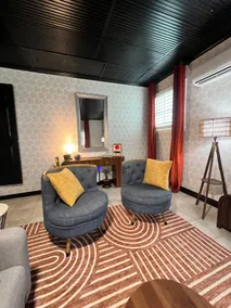 Blue door suite-near beach, downtown, airport, NAS - Image 4