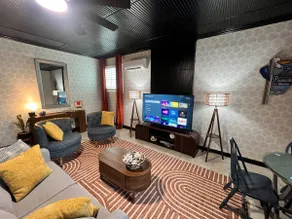 Blue door suite-near beach, downtown, airport, NAS - Image 3