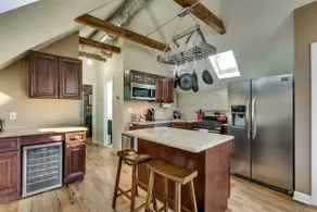 1BR Bright Bucktown Loft - Great Location! - Image 2