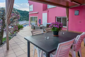 Sunny apartment, good view and with a pool - Image 3
