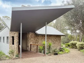 Deckhaus Hepburn Retreat - Image 3